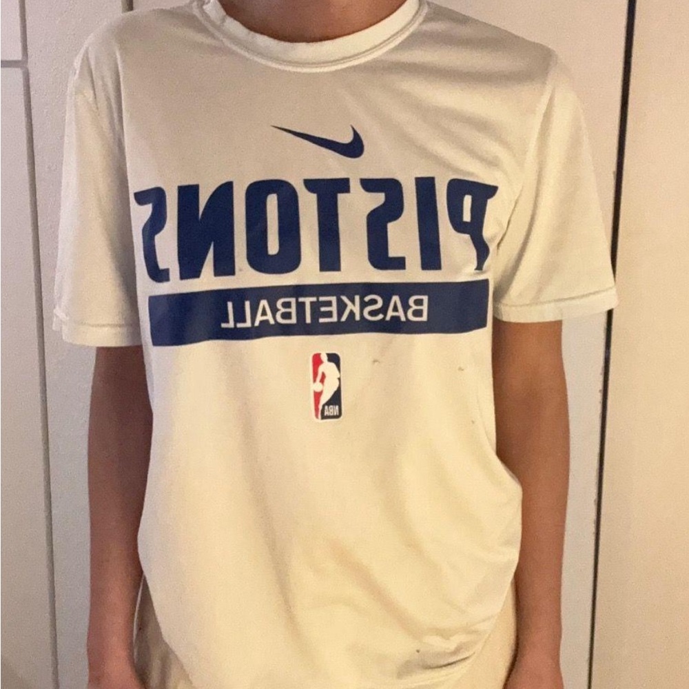 Pistons NBA shirt